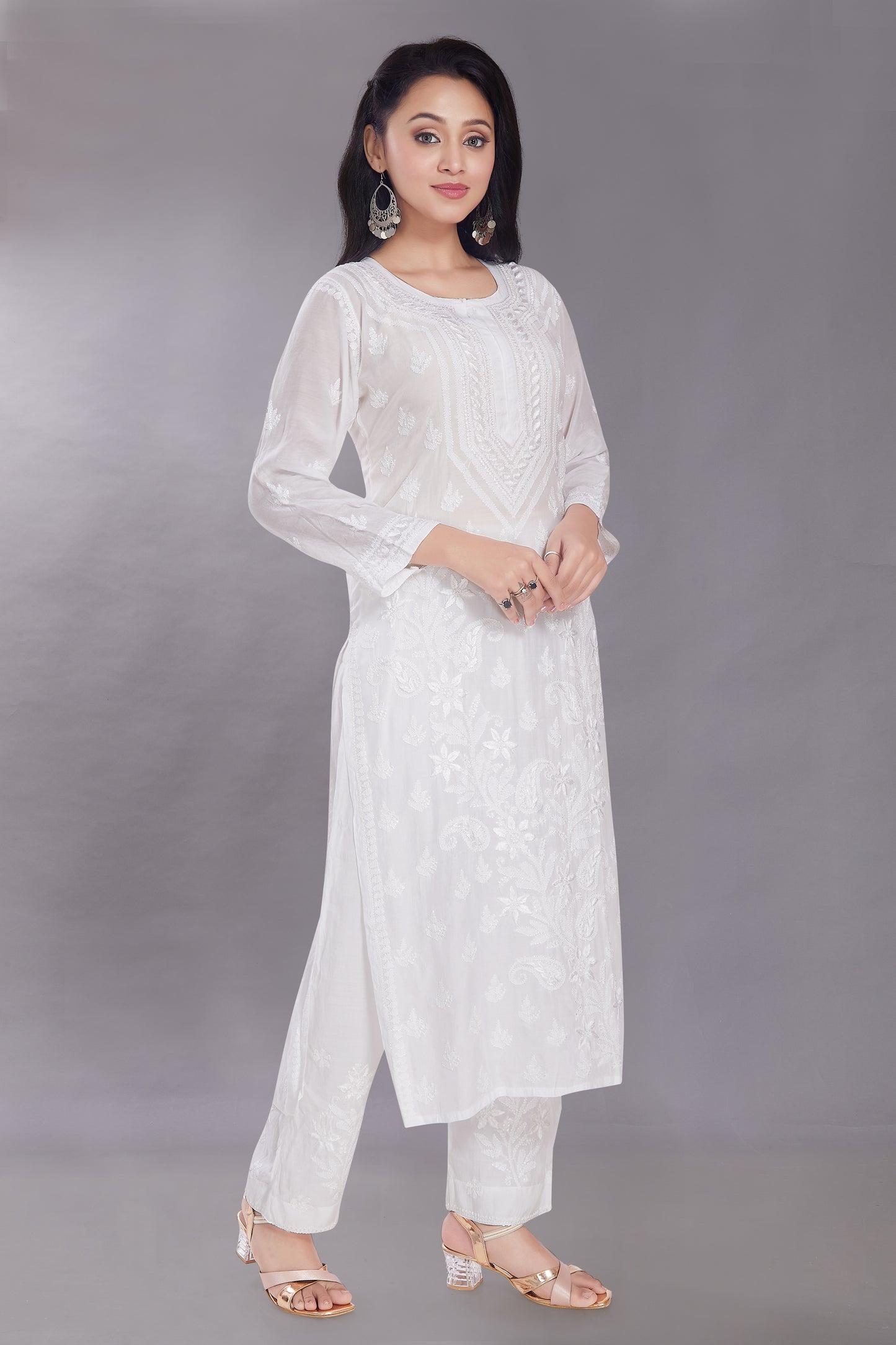 Chandni White Muslin Kurta with Resham Work.