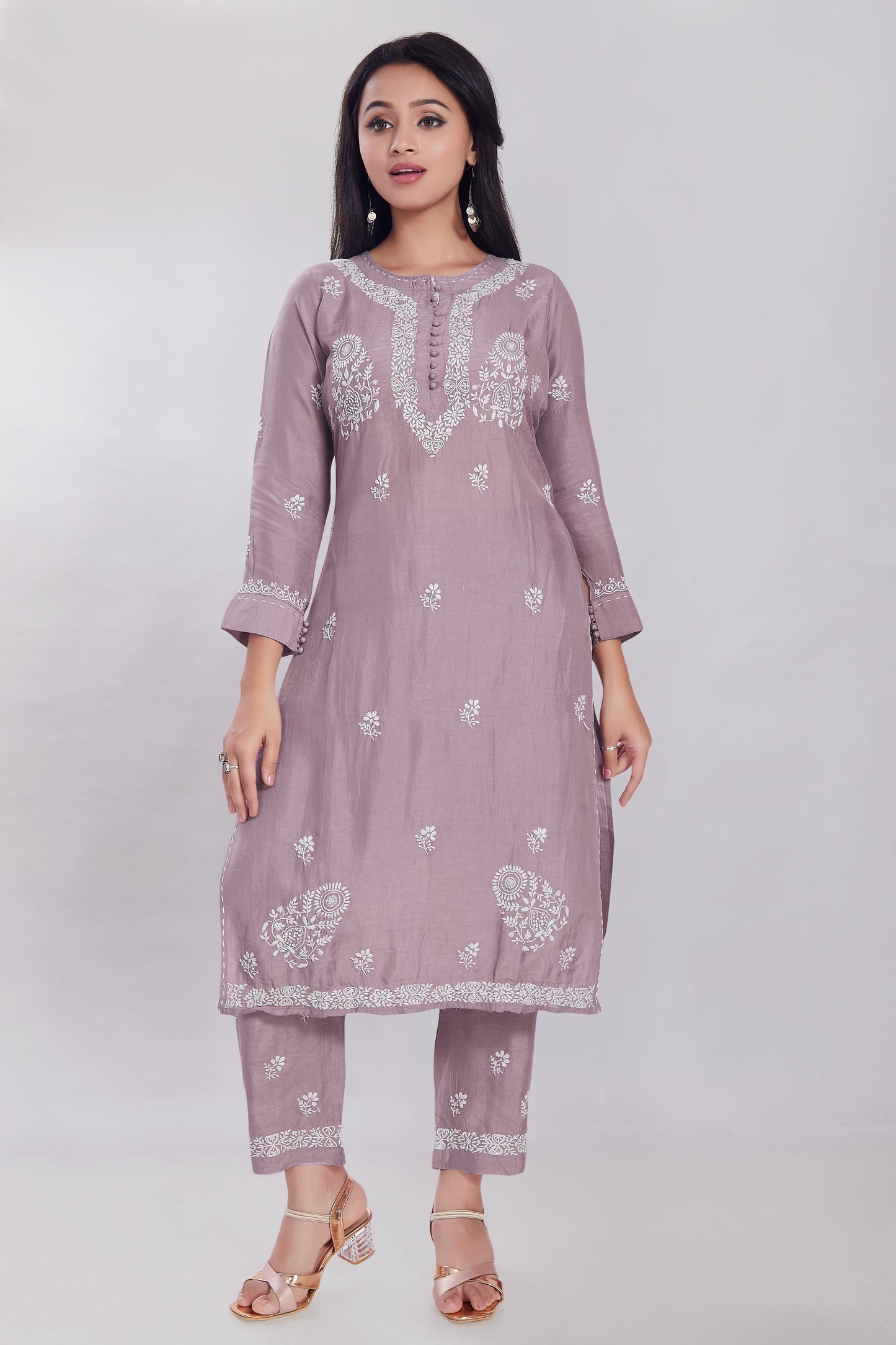 ⁠Dola Silk Chikankari Set.